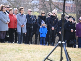 Ünnepség a forradalmi emlékműnél (2022) - fotó: 