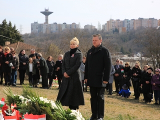 Ünnepség a forradalmi emlékműnél (2022) - fotó: 