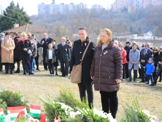 Ünnepség a forradalmi emlékműnél (2022) - fotó: 