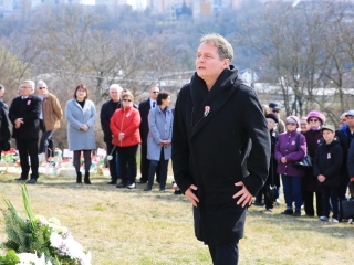 Ünnepség a forradalmi emlékműnél (2022) - fotó: 