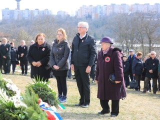 Ünnepség a forradalmi emlékműnél (2022) - fotó: 