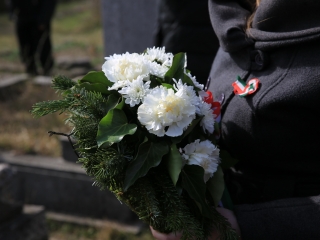 Ünnepség a forradalmi emlékműnél (2022) - fotó: 