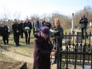 Ünnepség a forradalmi emlékműnél (2022) - fotó: 