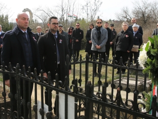 Ünnepség a forradalmi emlékműnél (2022) - fotó: 