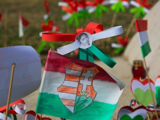 Ünnepség a forradalmi emlékműnél (2022) - fotó: 