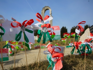 Ünnepség a forradalmi emlékműnél (2022) - fotó: 