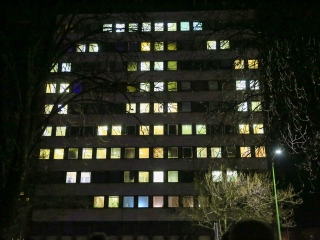 Demonstráció a békéért a Városházánál! - fotó: 