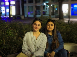 Demonstráció a békéért a Városházánál! - fotó: 