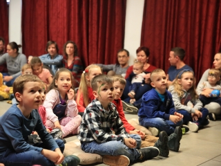 Mesés "Tökmagbazár" az MMK-ban - fotó: 