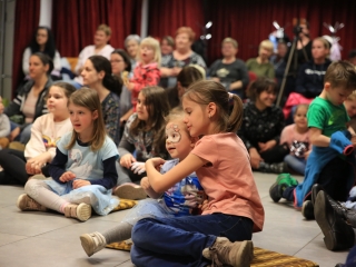 Mesés "Tökmagbazár" az MMK-ban - fotó: 