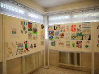 Diákok alkotópályázati tárlata a Szivacs Galériában - fotó: 