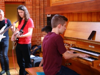 A Széchenyi fotószakkörének kiállításmegnyitója - fotó: 