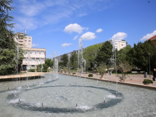 Szökőkútkörkép Dunaújvárosban - fotó: 