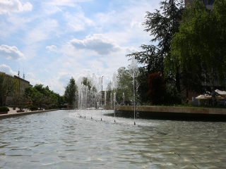 Szökőkútkörkép Dunaújvárosban - fotó: 