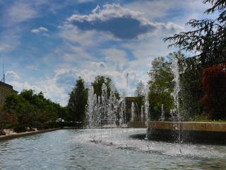 Szökőkútkörkép Dunaújvárosban - fotó: 