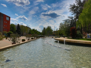 Szökőkútkörkép Dunaújvárosban - fotó: 