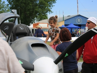 Családi nap a Dunaújvárosi Repülőtéren - fotó: 