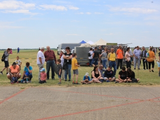 Családi nap a Dunaújvárosi Repülőtéren - fotó: 