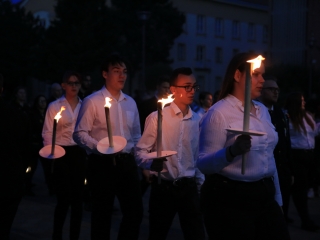 Szalamanderrel búcsúztak az egyetemisták – végig a városon - fotó: 