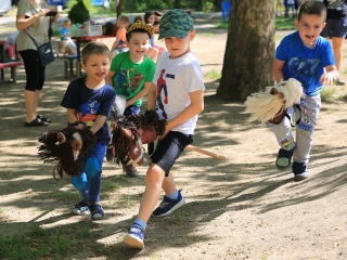 Ünnepi kavalkád és kürtőskalács  az Aprók Házában - fotó: 