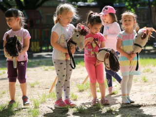 Ünnepi kavalkád és kürtőskalács  az Aprók Házában - fotó: 
