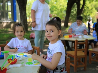 Ünnepi kavalkád és kürtőskalács  az Aprók Házában - fotó: 