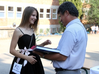 Ballagás a Petőfiben - fotó: Sándor Judit