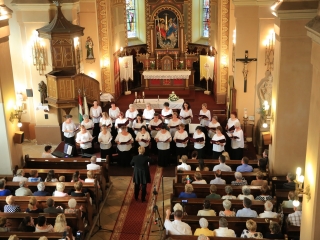 Jótékony koncert a Szentháromság templomban - fotó: 