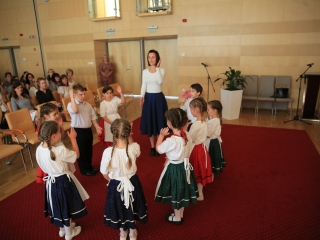 Dunaújvárosi óvoda: ünnep és díjátadó a Városházán - fotó: 