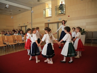 Dunaújvárosi óvoda: ünnep és díjátadó a Városházán - fotó: 