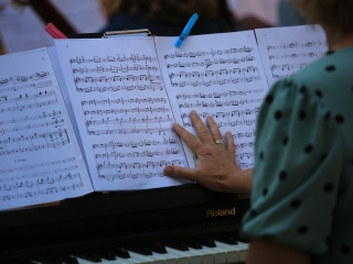 A Sándor Frigyes Zeneiskola tanévzáró koncertje a lakatolós téren (2022) - fotó: 