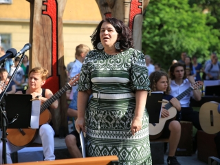 A Sándor Frigyes Zeneiskola tanévzáró koncertje a lakatolós téren (2022) - fotó: 