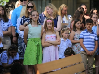 A Sándor Frigyes Zeneiskola tanévzáró koncertje a lakatolós téren (2022) - fotó: 