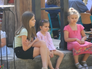 A Sándor Frigyes Zeneiskola tanévzáró koncertje a lakatolós téren (2022) - fotó: 