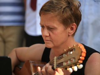 A Sándor Frigyes Zeneiskola tanévzáró koncertje a lakatolós téren (2022) - fotó: 