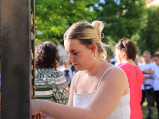 A Sándor Frigyes Zeneiskola tanévzáró koncertje a lakatolós téren (2022) - fotó: 