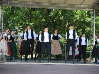 Nyárköszöntő kavalkád a Resti Családi Napon - fotó: 