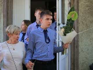 Zászló, dalok, virágözön, szép szavak – ballagás a Móriczban - fotó: 