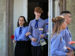 Zászló, dalok, virágözön, szép szavak – ballagás a Móriczban - fotó: 