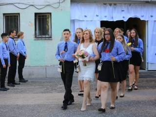 Zászló, dalok, virágözön, szép szavak – ballagás a Móriczban - fotó: 