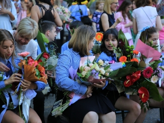 Zászló, dalok, virágözön, szép szavak – ballagás a Móriczban - fotó: 