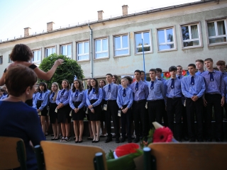 Zászló, dalok, virágözön, szép szavak – ballagás a Móriczban - fotó: 