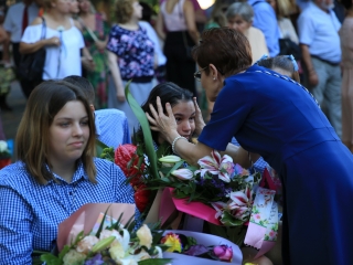 Zászló, dalok, virágözön, szép szavak – ballagás a Móriczban - fotó: 