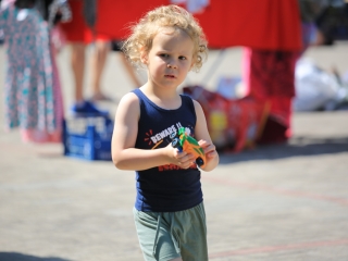 Csomagtartóvásár a Városháza parkolóban - fotó: 