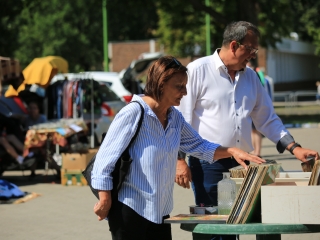 Csomagtartóvásár a Városháza parkolóban - fotó: 