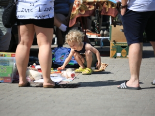 Csomagtartóvásár a Városháza parkolóban - fotó: 