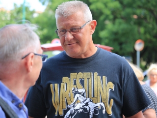 Csomagtartóvásár a Városháza parkolóban - fotó: 