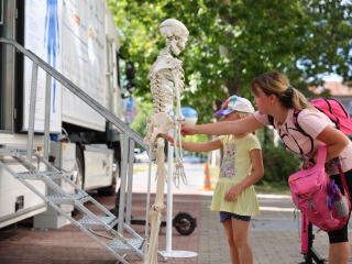 Duna Plazma egészségnap a Városháza téren - fotó: 