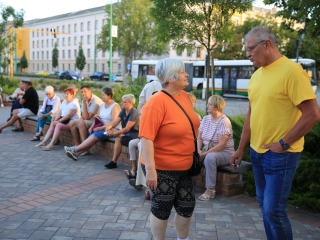 Tiltakozó akció a Városháza téren - fotó: 