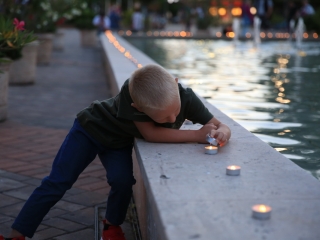 Tiltakozó akció a Városháza téren - fotó: 